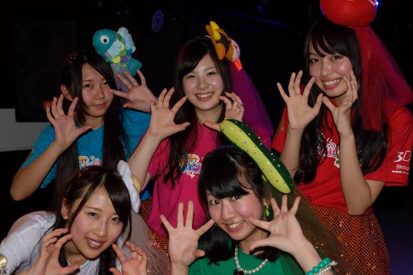 3/28 サンフェス15-spring の写真です。イベント終わってからの、交流タイム？楽しかったなあ(*^_^*)ということで、ハンバーガール５名の集合写真！#西日本ハンバーガールZ 