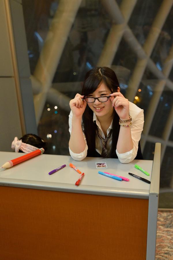 5/2 イーゼル芸術工房ワンマンライブ@NHK大阪ホールの写真です。りーにゃの女学生？風のコスチューム！ん～？女教師にしか見えへんわー(^_^;)#真木莉那#西日本ハンバーガールZ 
