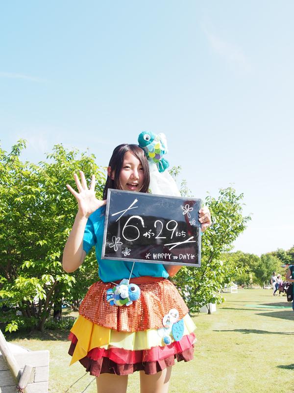 西日本ハンバーガールZコラボ2日目は、ハンバーガールの歌姫あかりんです!http://t.co/X044kAvYyk 