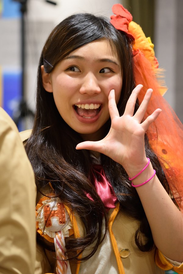 3/13 通天閣フリーライブの写真です。ほのかちゃんの可愛い笑顔、癒されるわー！#阿部穂乃香#ハンバーガールZ https://t.co/5DZIOlIWKt