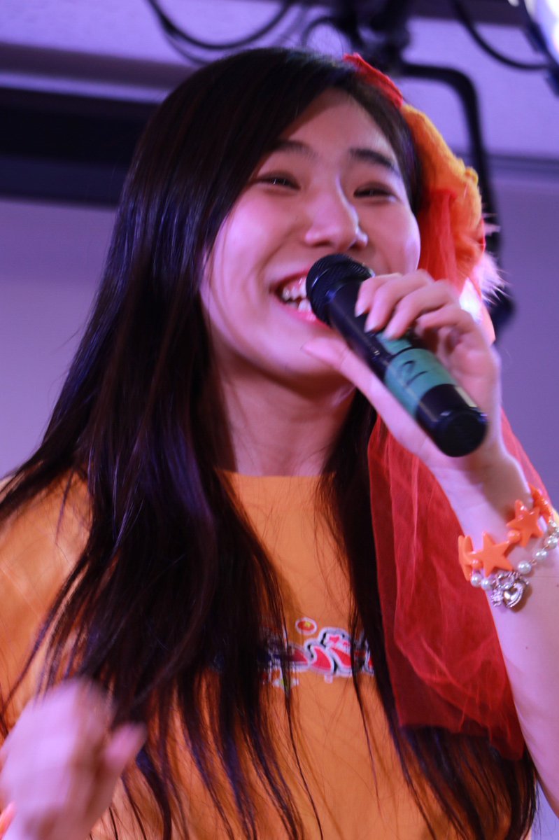 #ハンバーガールZ の#チキンほのか こと#阿部穂乃香 さん元気な笑顔と歌声と踊りは癒しをもらえます。 https://t.co/19qYWJasFa
