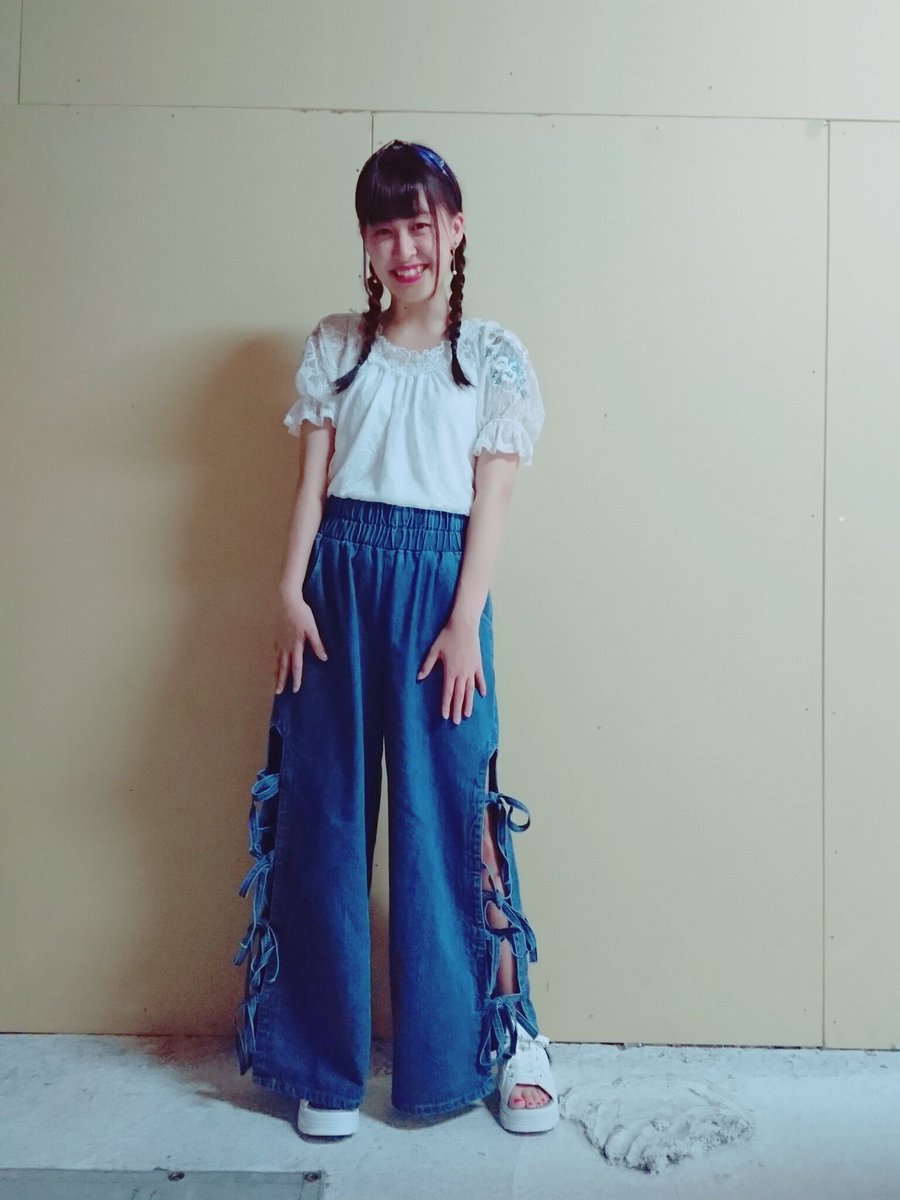 関西美少女アイドルスクエアありがとうございました🙇💓台風で短くなっちゃってごめんね💦🙏今回の撮影会とライブの衣装です🌸🐝コスプレはラブライブの凛ちゃんっ😌すごく楽しかったあああ➳♡゛お写真も良ければまたÜPしてね😶❤️またみんなとの写真あげよっ💓あ！クイズ3位😏💕 https://t.co/rfrWcHt9db
