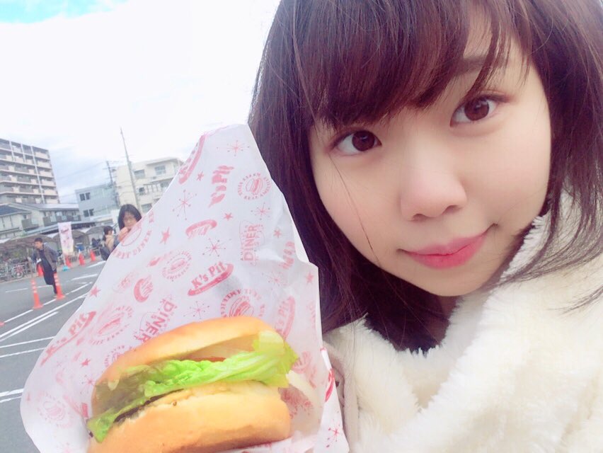 ハンバーガーフェスinイオンモール京都五条本日はありがとうございました！美味しいハンバーガーと楽しいステージで皆さんと一緒に素敵な時間が過ごせて嬉しゅうである！！！風邪ひかないでね！みんな！🤧 https://t.co/L31NXb9RQc
