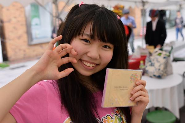 5/4 岡本バーガーフェスタの写真です。写真いっぱいありすぎて、たいへんやー(^_^;)つーみんも、むっちゃ気になるなあｗｗもうちょっとで、イーゼルさんのCD買ってしまうとこやったあ^^;#堤友香#西日本ハンバーガールZ 