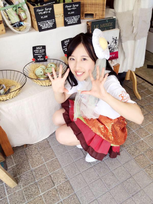 ただいま岡本商店街にて西日本ハンバーガールZが一日店長チャレンジ中！ 