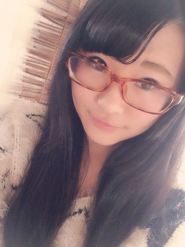 おはよ☀︎寒いなぁ🌀でも晴れてるだけましか😌今日はアイドル通！です( ^ω^ )みなさま楽しんで来てくださいまし😢寒いからあったかくして出かけるんやで🌀#ハンバーガールZ#なすび担当みなみ https://t.co/yd7qqh74B4