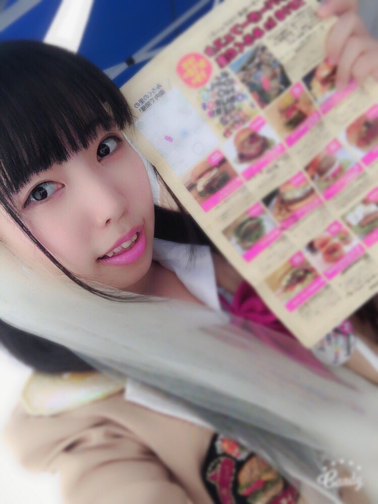 昨日、一昨日はみろくの里さんにて、バーガーフェスタでした！ハンバーガーバガリシャス🍔✨めっちゃおいしかったです💗ファンの皆も広島まで来てくれてありがとう☺️楽しかったねっ♪#ハンバーガールZ#たまご担当まいまい https://t.co/PFaTHqSaWt