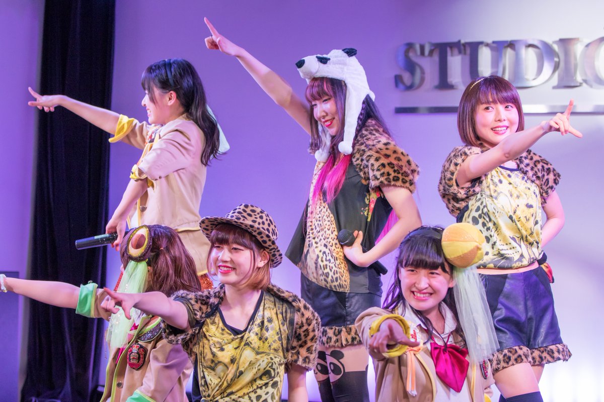 2017/4/16 アイドルフリーライブ 通天閣STUDIO210 ハンバーガールZ まいどリームス カバーライブも良かったなぁ。双子のダンスは、カメラのファインダー越しでも迫力がビンビン伝わってきて、おもわずシャッターを押しすぎてしまいます。その2 https://t.co/qHbOpH1q1T