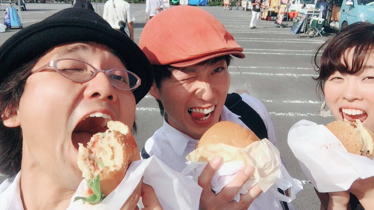 ハンバーガーが食べたすぎてもう待てないーーの図 in松阪いとうさんはもう食べてますね😋 https://t.co/plAkq27mBp