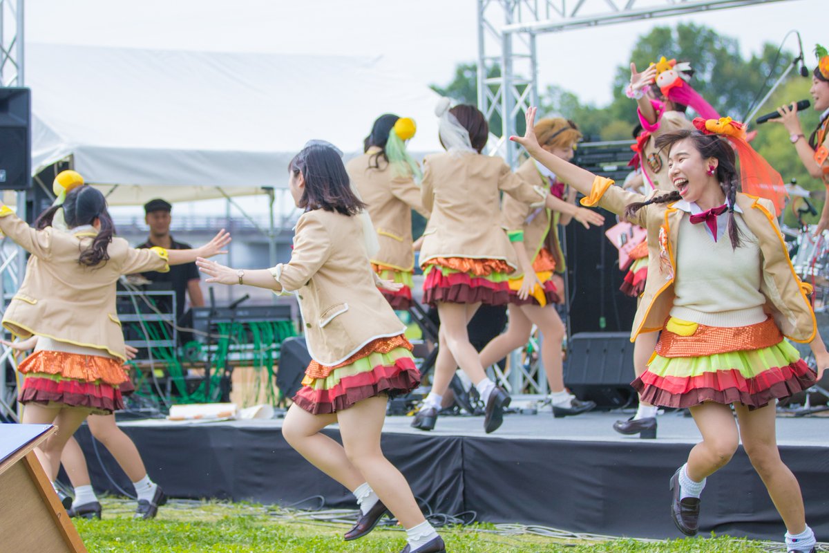 2017/10/1 ふかきた音楽祭 大阪ふかきた緑地 大所帯メンバーで、ステージだけでなく緑地ステージ全体を駆け巡ってました。お天気は寒すぎず暑すぎず、とても心地よい気候で自然の中の音楽を楽しめました。 https://t.co/dnQaTfiHLr