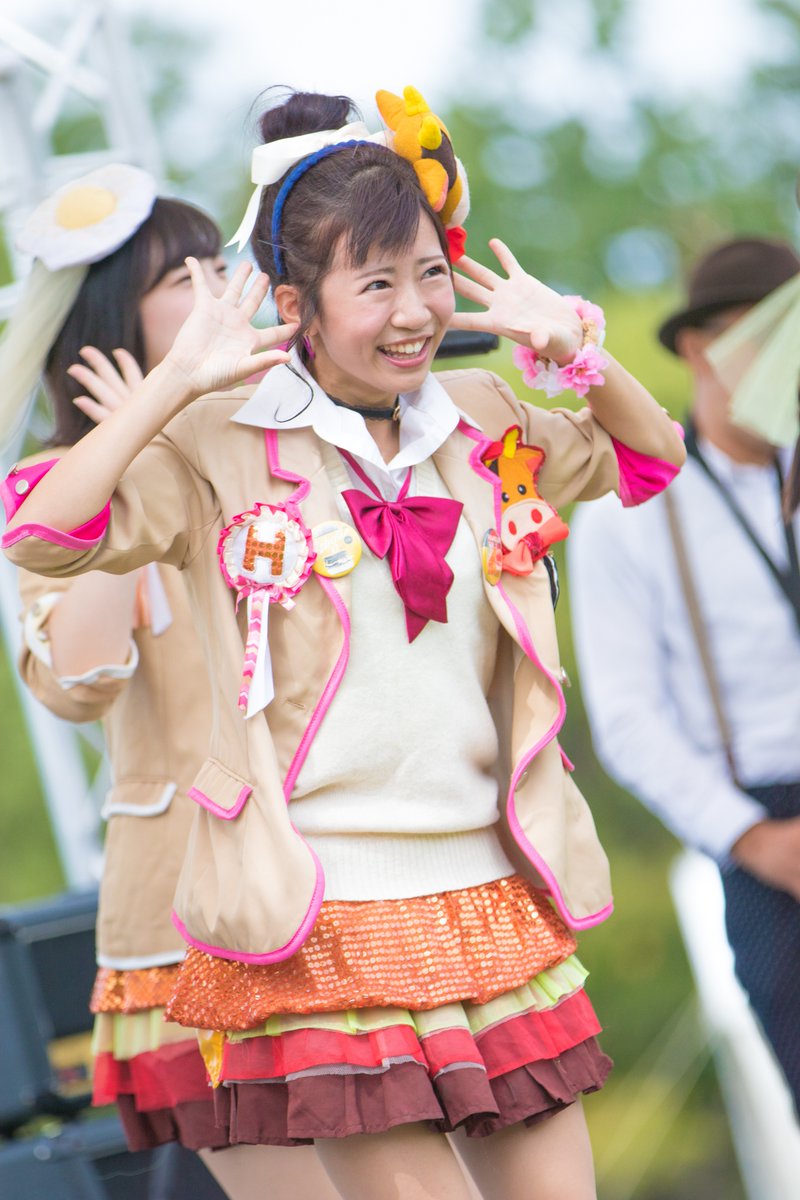 2017/10/1 ふかきた音楽祭 大阪ふかきた緑地 ビリケンスマイルが炸裂してました。おおきなハートのイヤリングがかわいいです。イメージカラーにあわせてアクセサリーがいろいろピンクになってる。 #小川久瑠実 #くぅちゃん https://t.co/XXYGjzMKeD